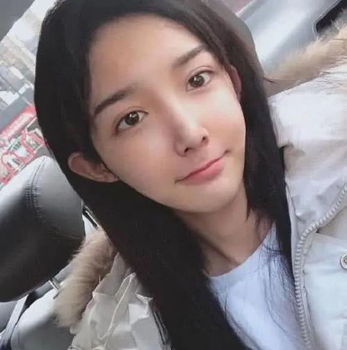 网红艾比什么背景,从网络红人到时尚偶像的蜕变之路